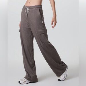Vuori Halo Essential Cargo Wideleg Pants Chia Heather Small